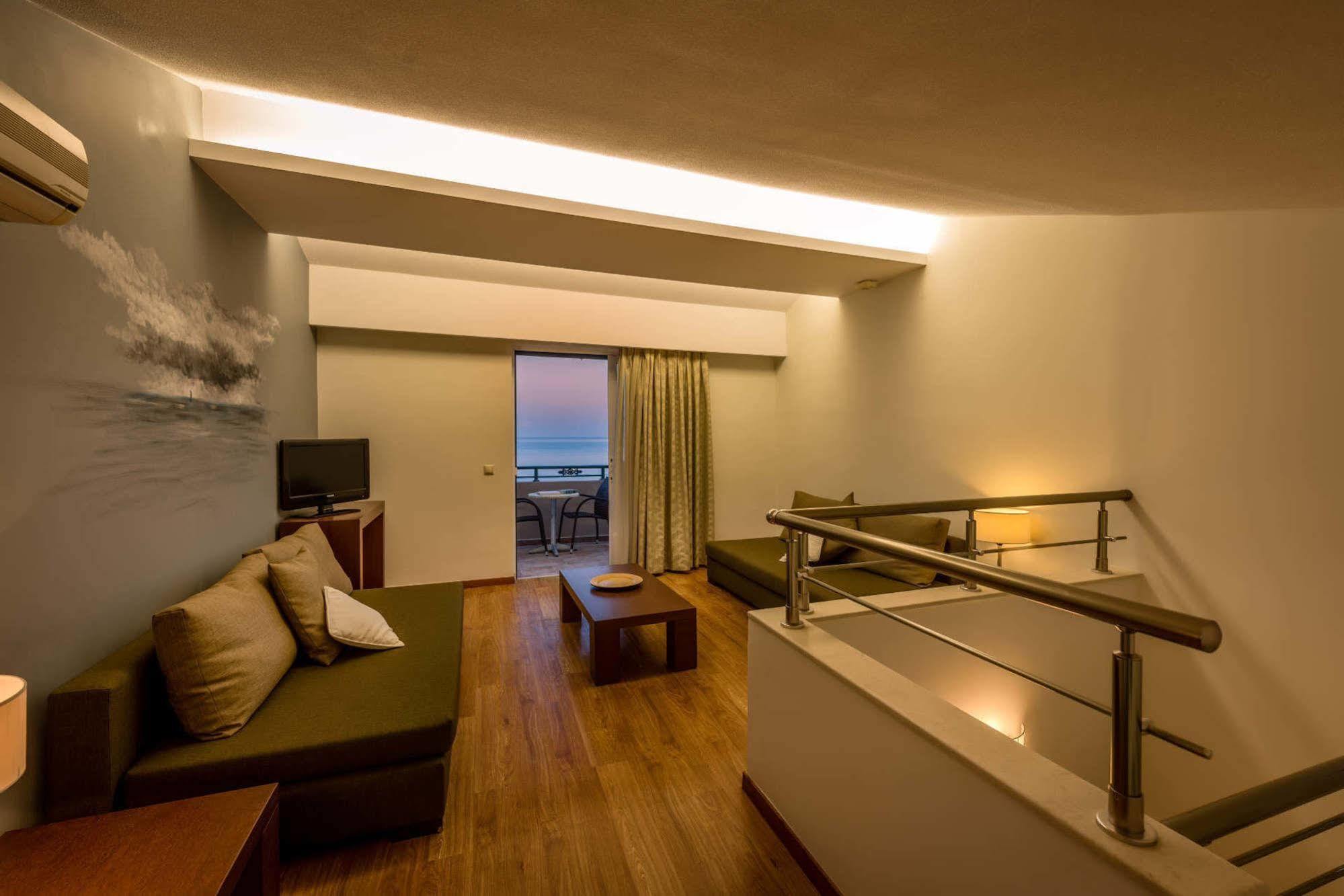 Mediterranean Beach Resort Лаганас Экстерьер фото